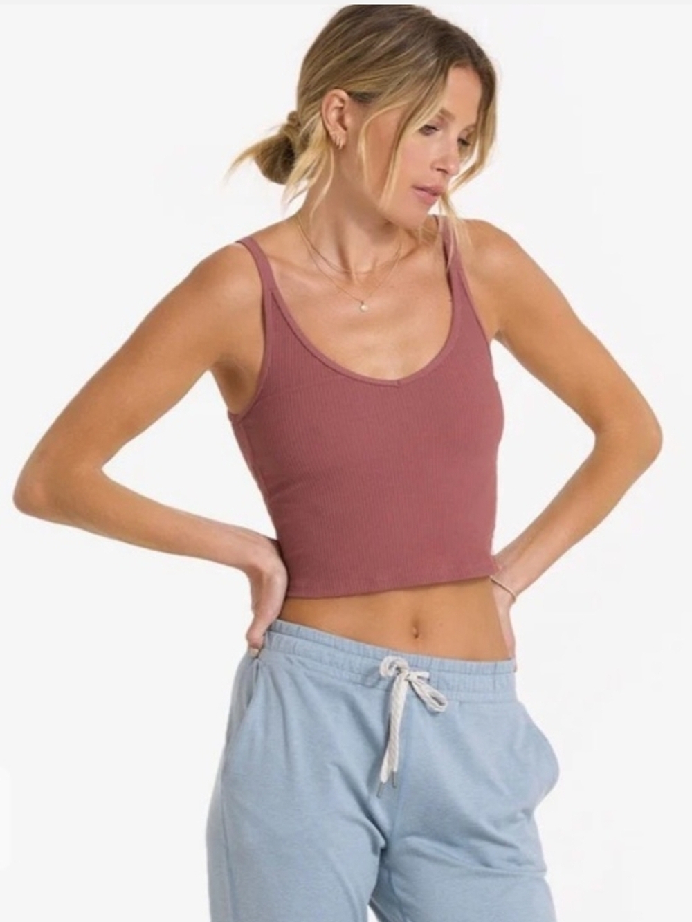 Vuori Ribbed Crop Tank in Dusty Rose